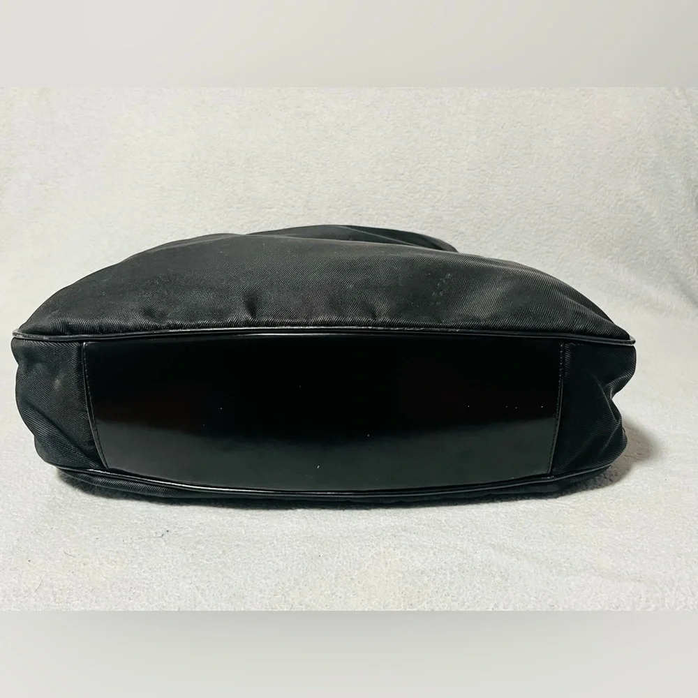 Gucci Bamboo Nylon/ Patented Leather Shoulder Bag - Picture 12 of 15